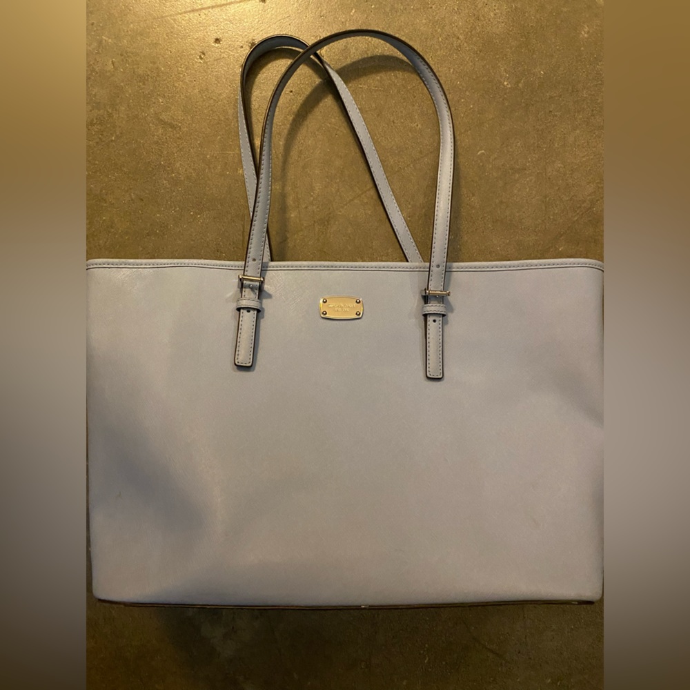 Michael Kors tote bag. Great for work/travel. Can hold laptop
